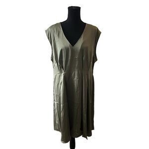 SHEIN CURVE Pale Green V-Neck Wedding Guest Dress BRAND NEW NEVER WORN